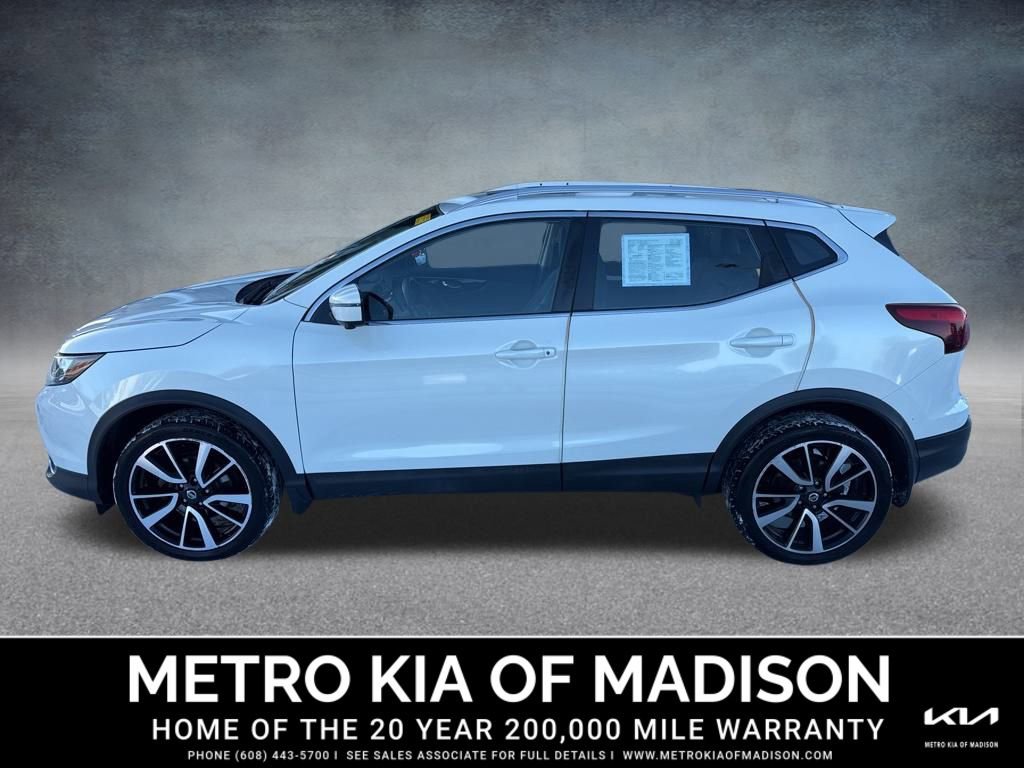 Used 2017 Nissan Rogue Sport SL w/ SL Premium Package image 3