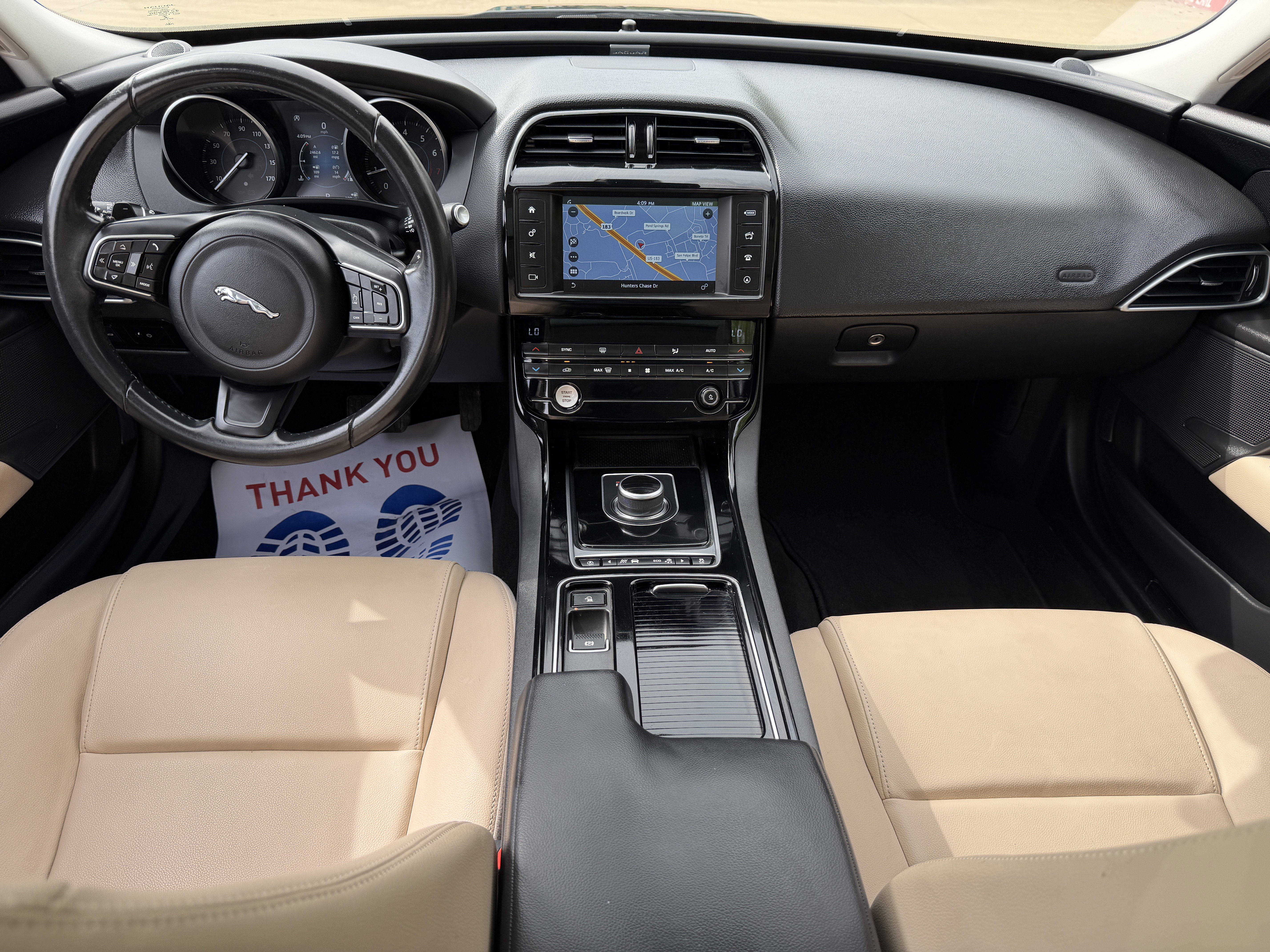 Used 2018 Jaguar XE image 21