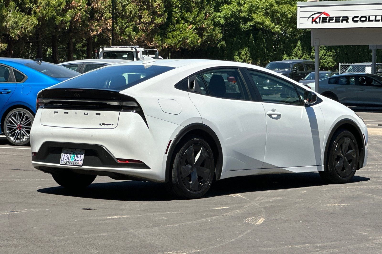 Used 2024 Toyota Prius Prime FWD image 4