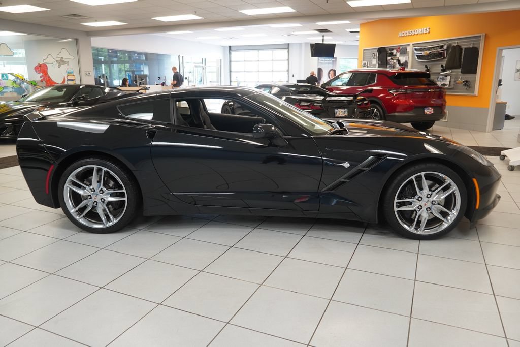 Used 2017 Chevrolet Corvette Stingray Coupe RWD image 14