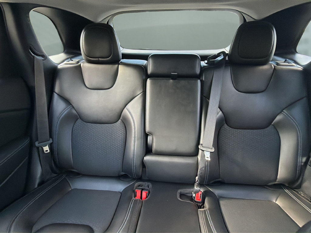 Used 2019 Jeep Cherokee Latitude Plus FWD image 31