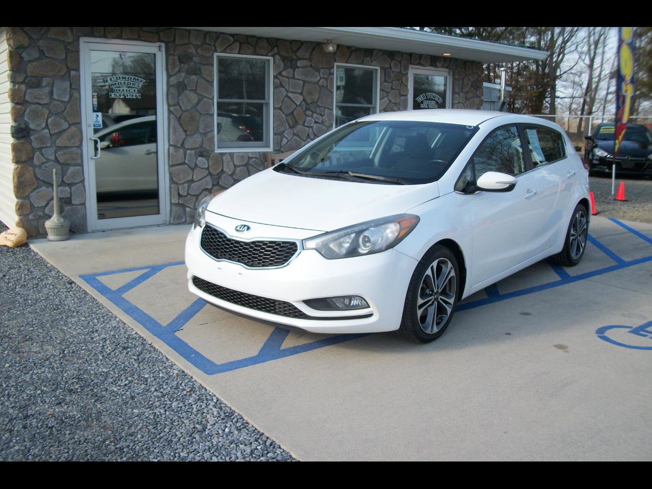 Used 2016 Kia Forte EX image 1