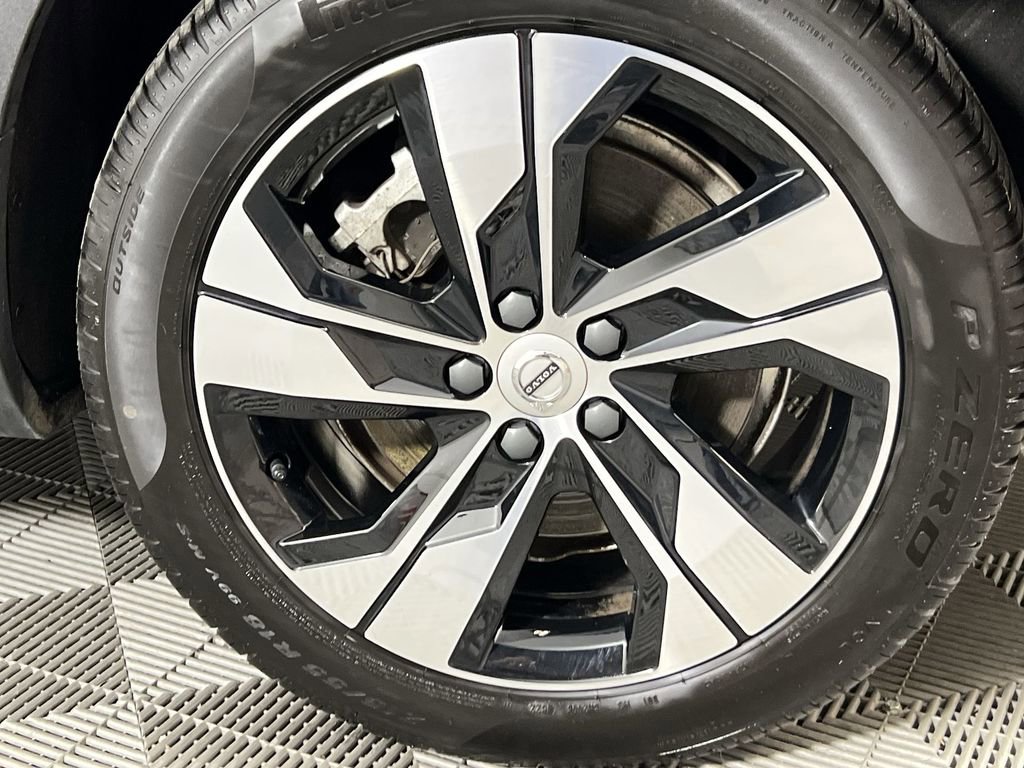 Certified 2024 Volvo V60 B5 Cross Country Plus image 18