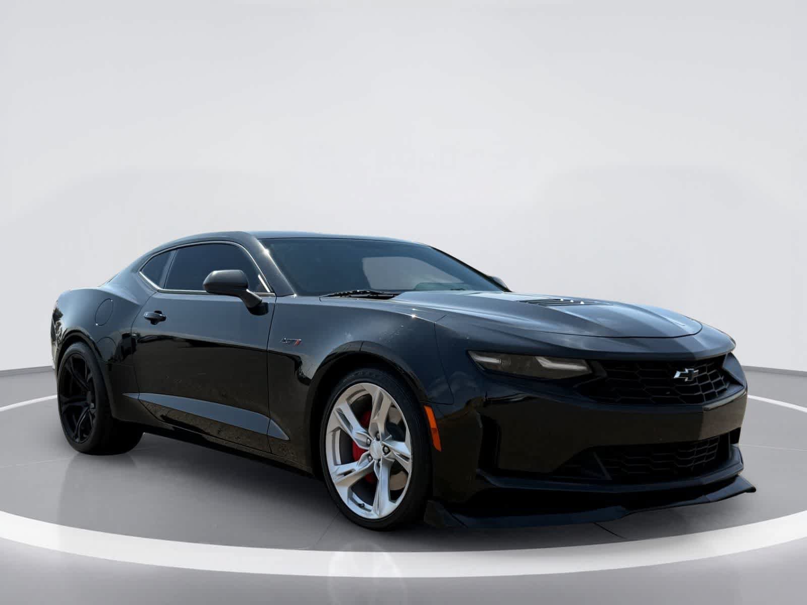 Used 2021 Chevrolet Camaro LT RWD image 6