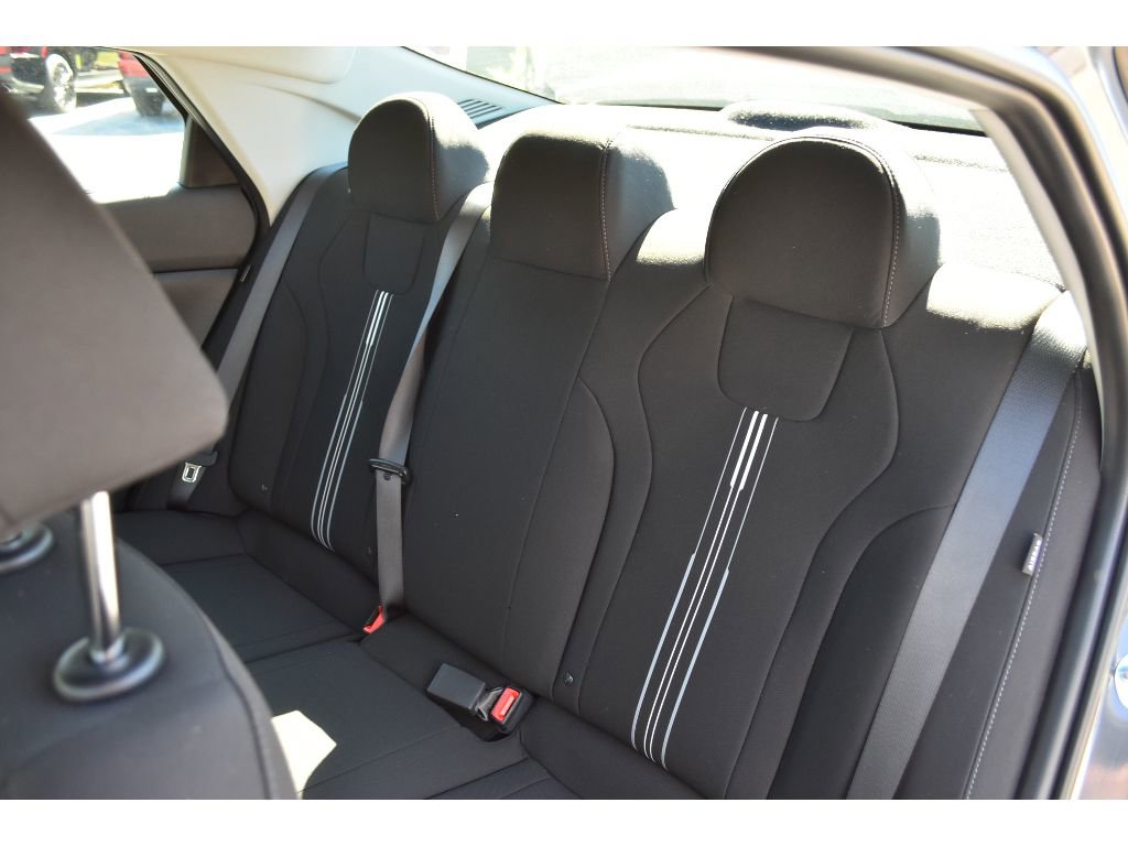 New 2025 Hyundai Elantra Blue image 29