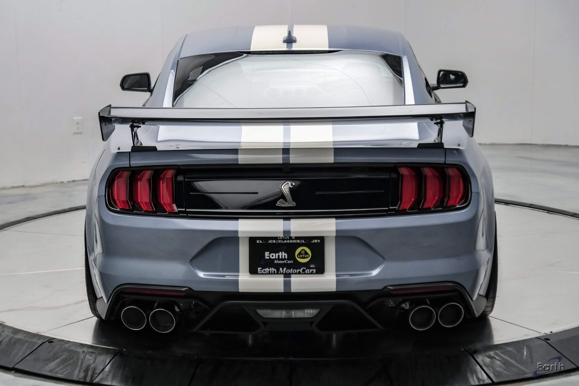 Used 2022 Ford Mustang Shelby GT500 w/ Carbon Fiber Track Pack RWD image 16