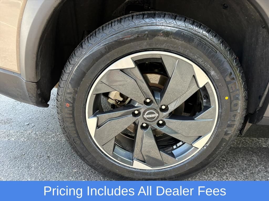 Used 2025 Nissan Rogue SV AWD/4WD image 27