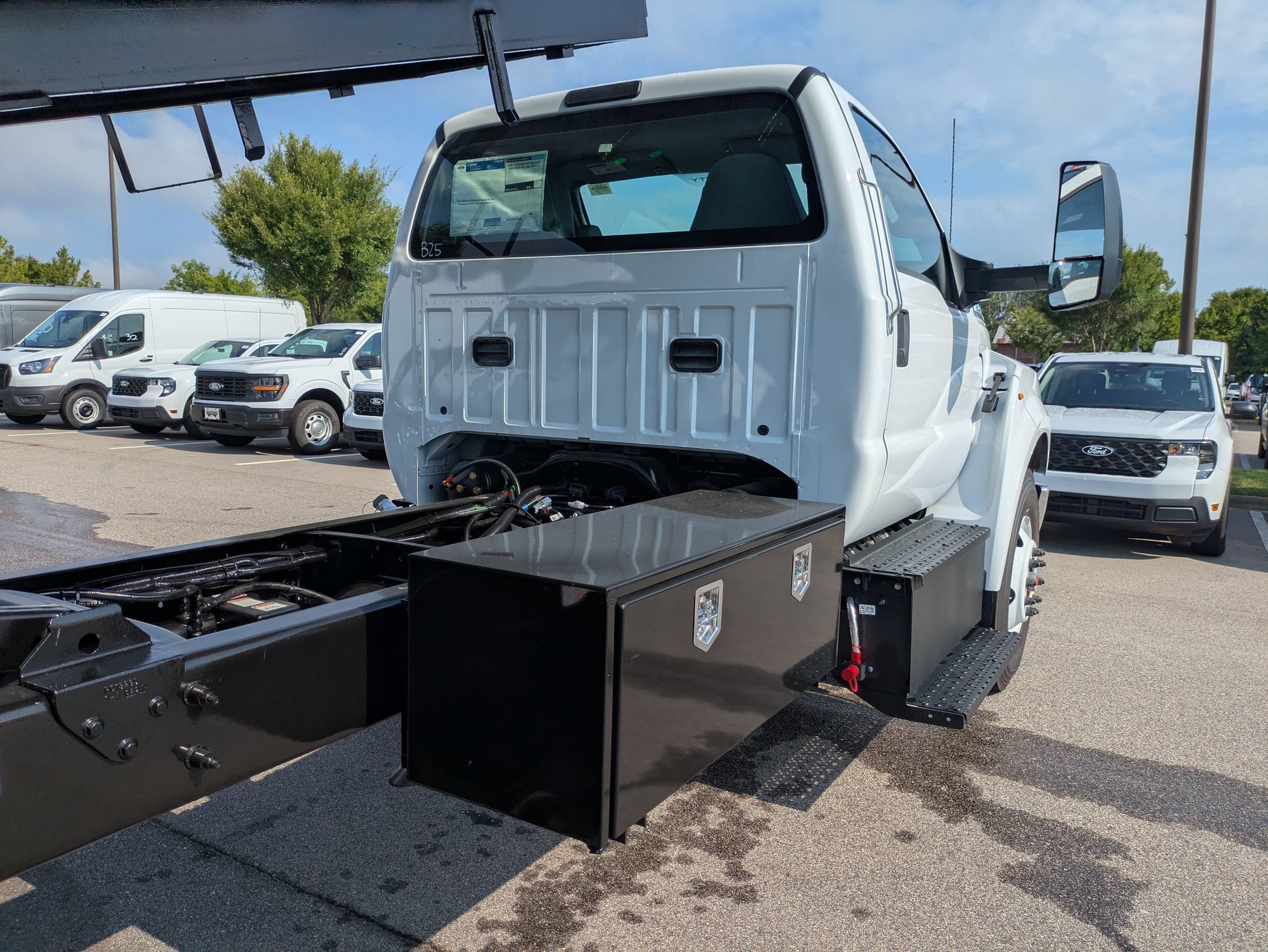 New 2027 Ford F750 2WD Regular Cab Super Duty image 31