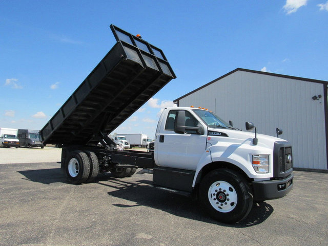 Used 2022 Ford F750 2WD Regular Cab Super Duty image 35
