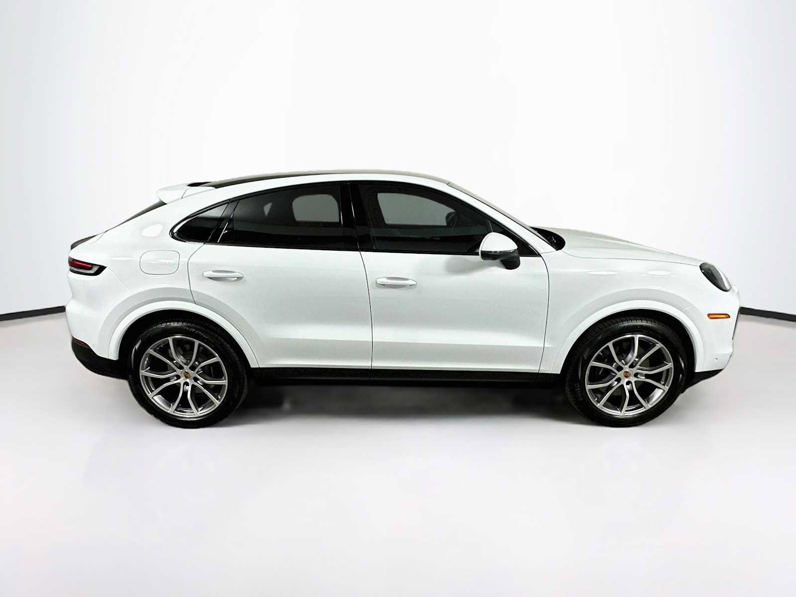 New 2026 Porsche Cayenne Coupe AWD/4WD image 8