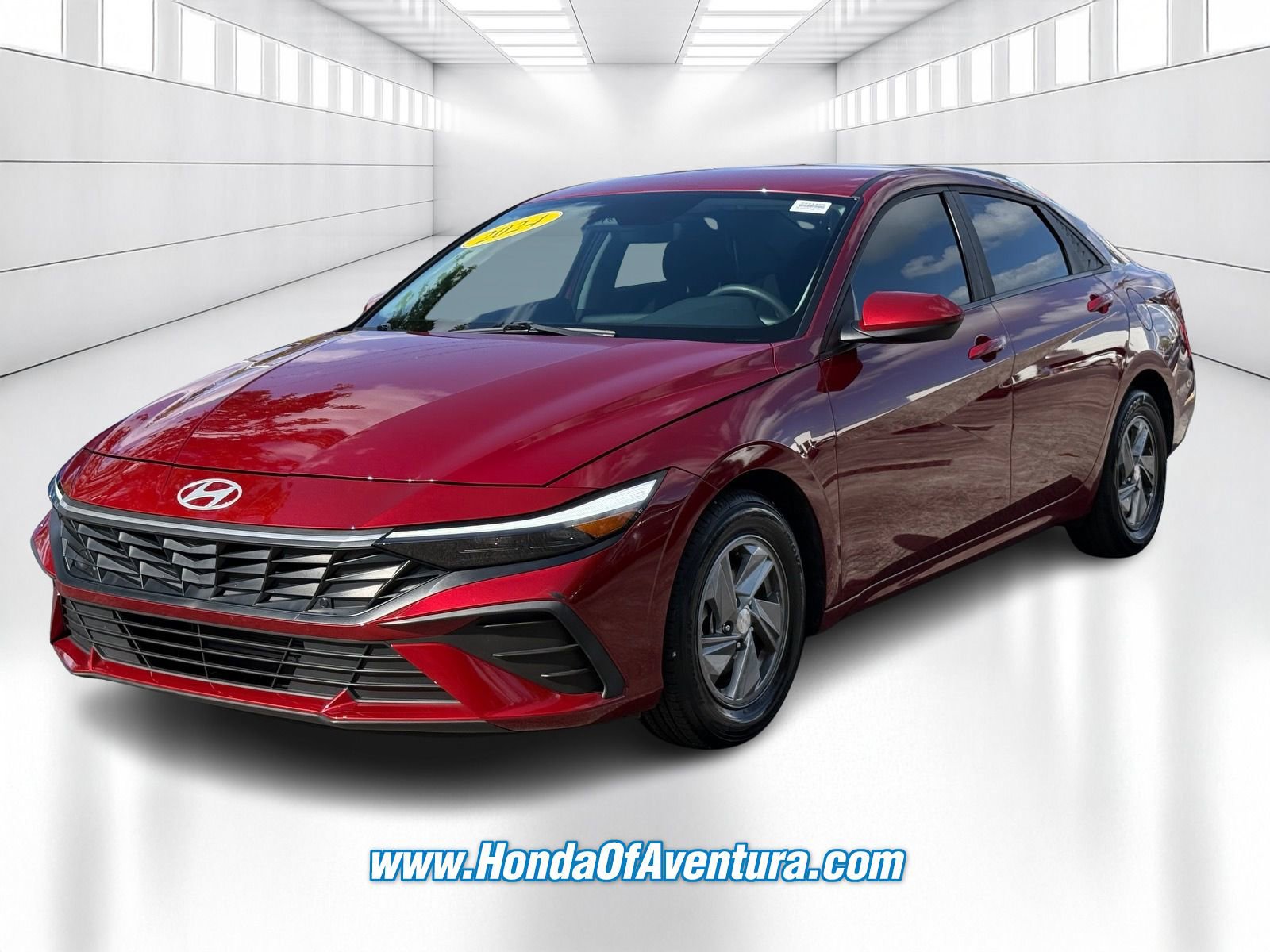 Used 2024 Hyundai Elantra SE FWD image 3