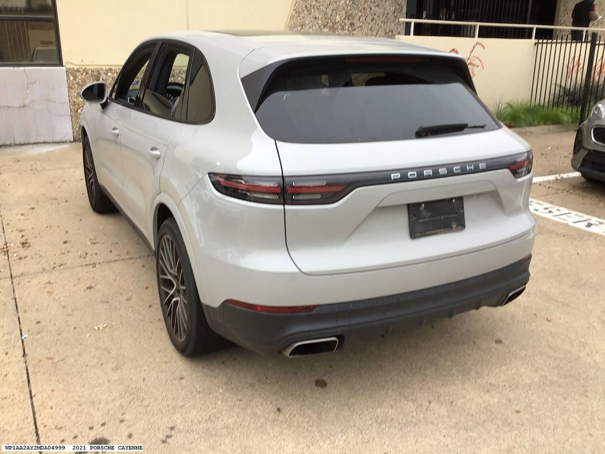 Used 2021 Porsche Cayenne AWD/4WD image 3