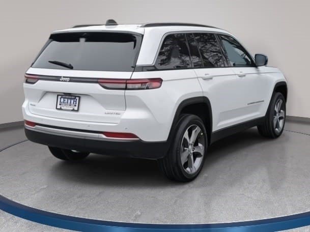 New 2026 Jeep Grand Cherokee Limited w/ Luxury Tech Group II AWD/4WD image 5
