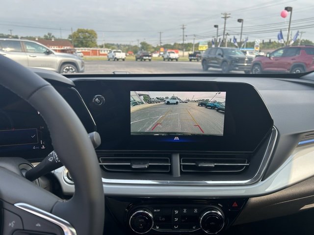 New 2025 Chevrolet Trax LT w/ Sunroof Package image 42