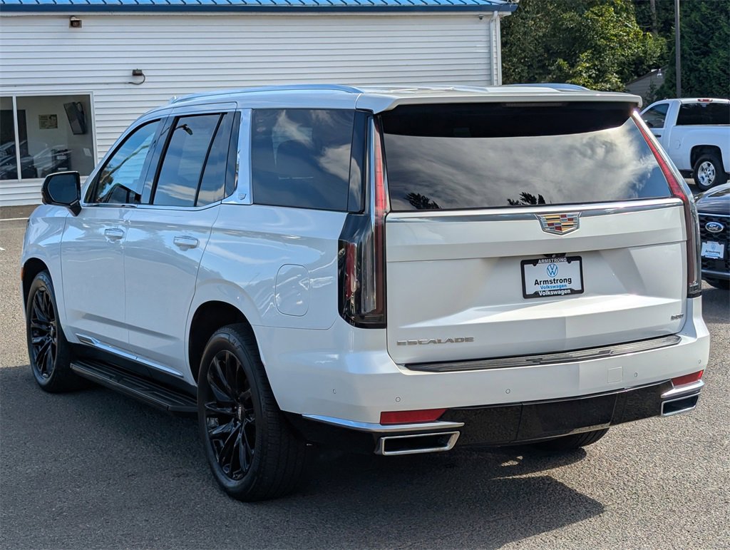 Used 2022 Cadillac Escalade Premium Luxury image 3