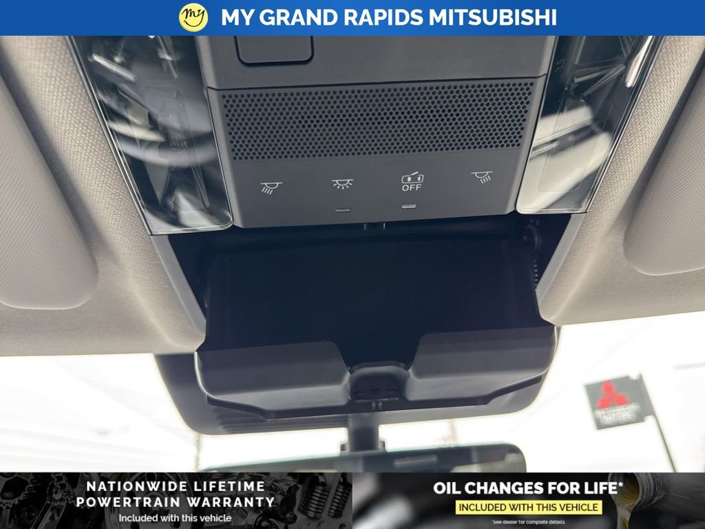 New 2026 Mitsubishi Outlander SE image 24