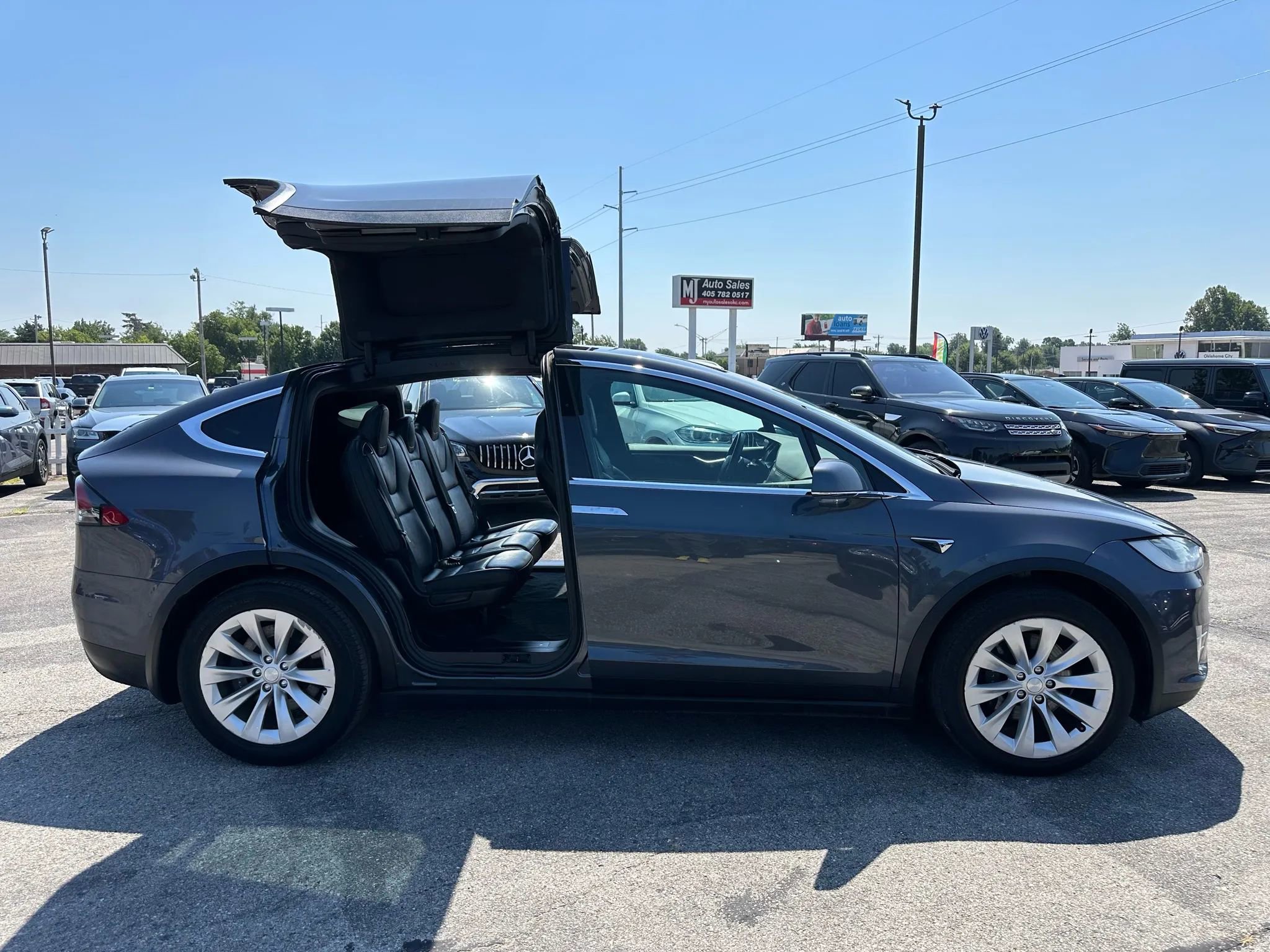 Used 2018 Tesla Model X 75D image 43