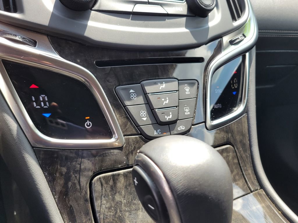 Used 2014 Buick LaCrosse image 25
