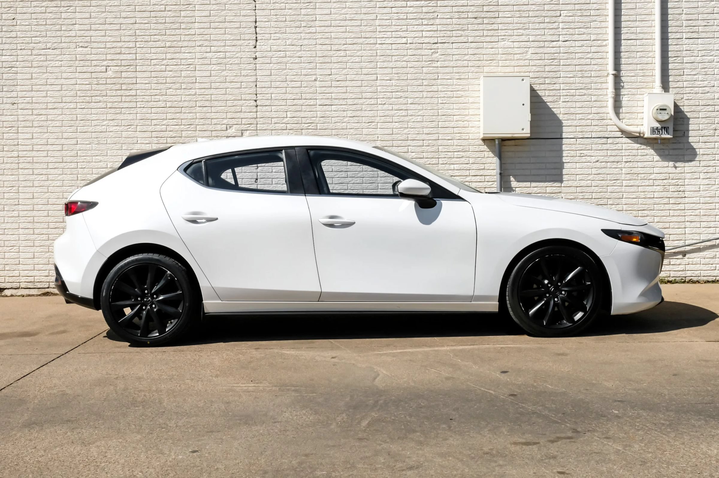 Used 2019 MAZDA MAZDA3 Hatchback w/ Preferred Package FWD image 6