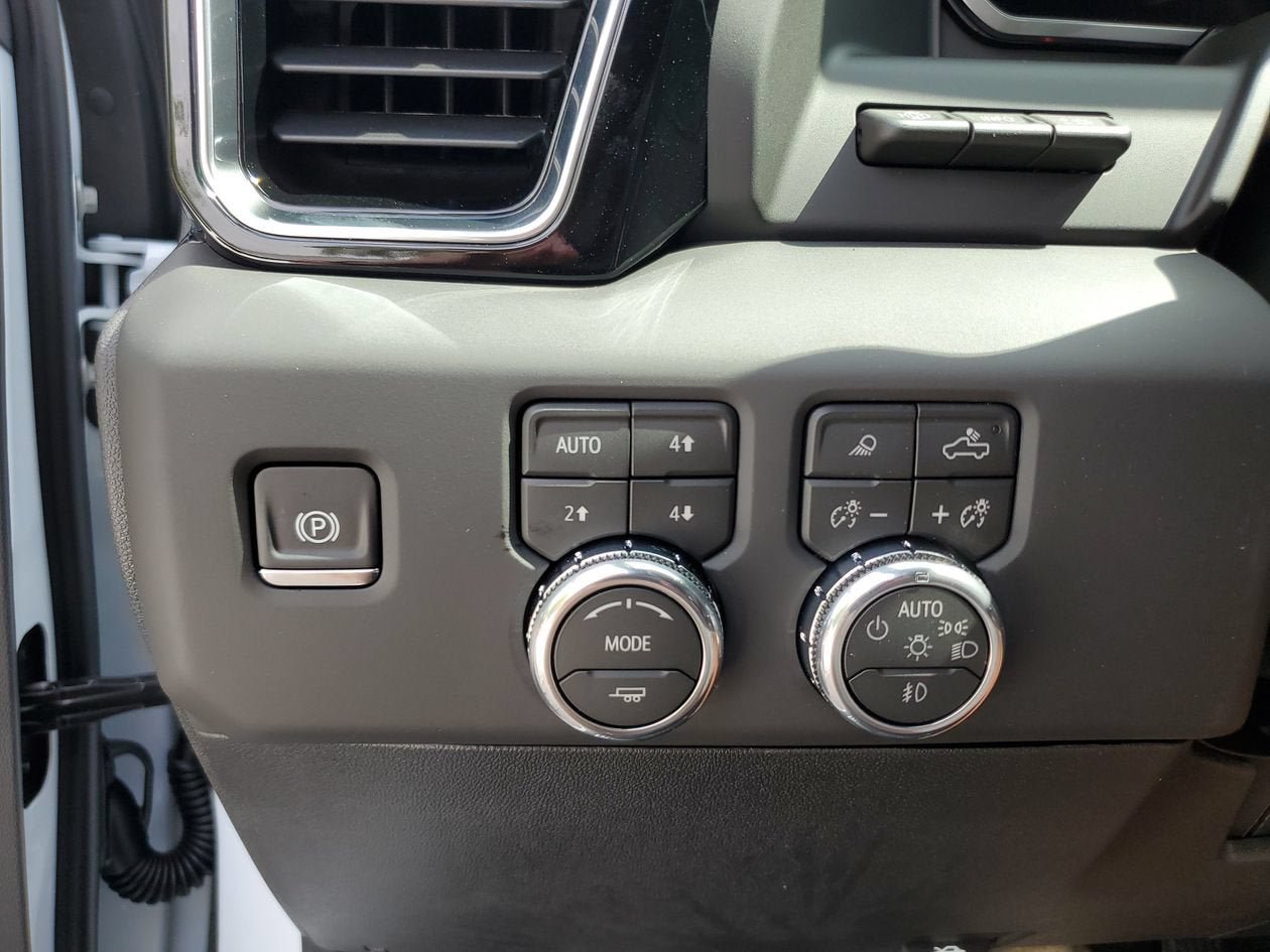 New 2026 GMC Sierra 3500 Denali Ultimate AWD/4WD image 31