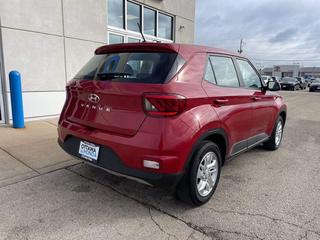 Used 2023 Hyundai Venue SE image 5