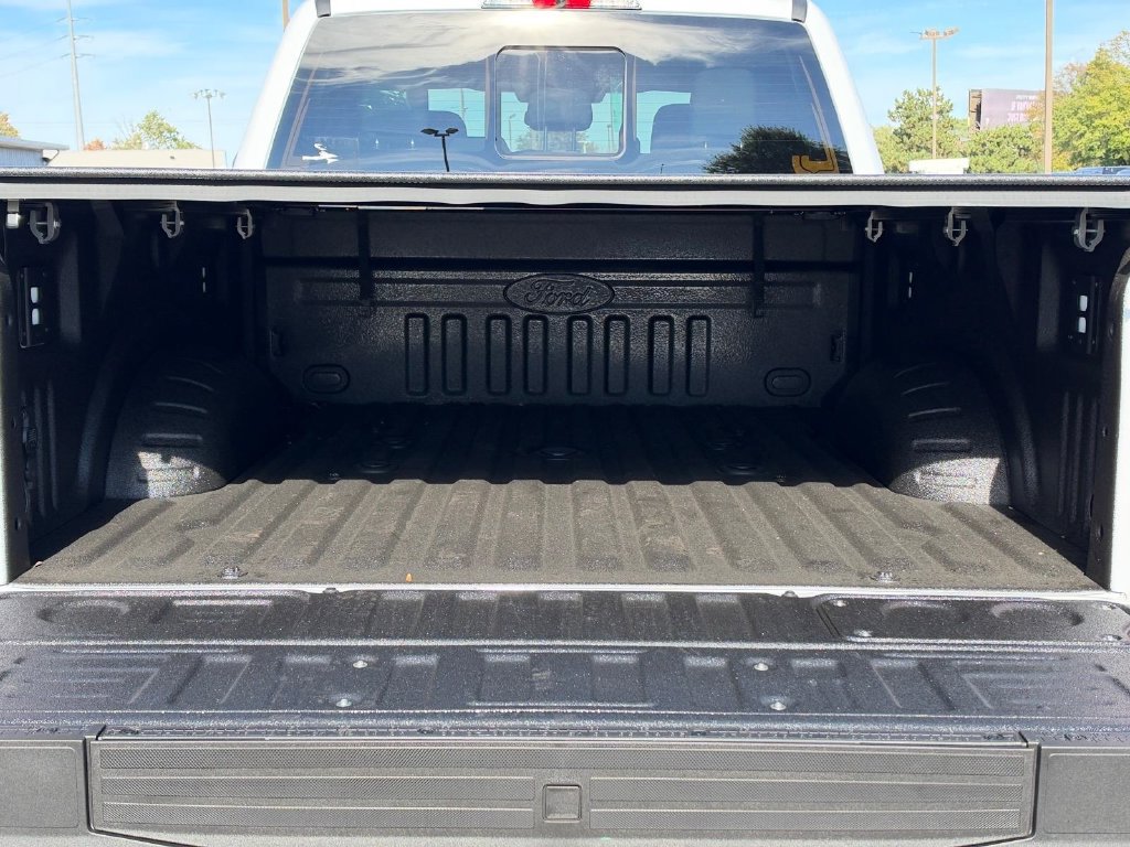 New 2027 Ford F250 XLT w/ XLT Premium Package AWD/4WD image 6