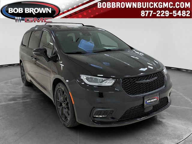 Used 2025 Chrysler Pacifica Limited image 1