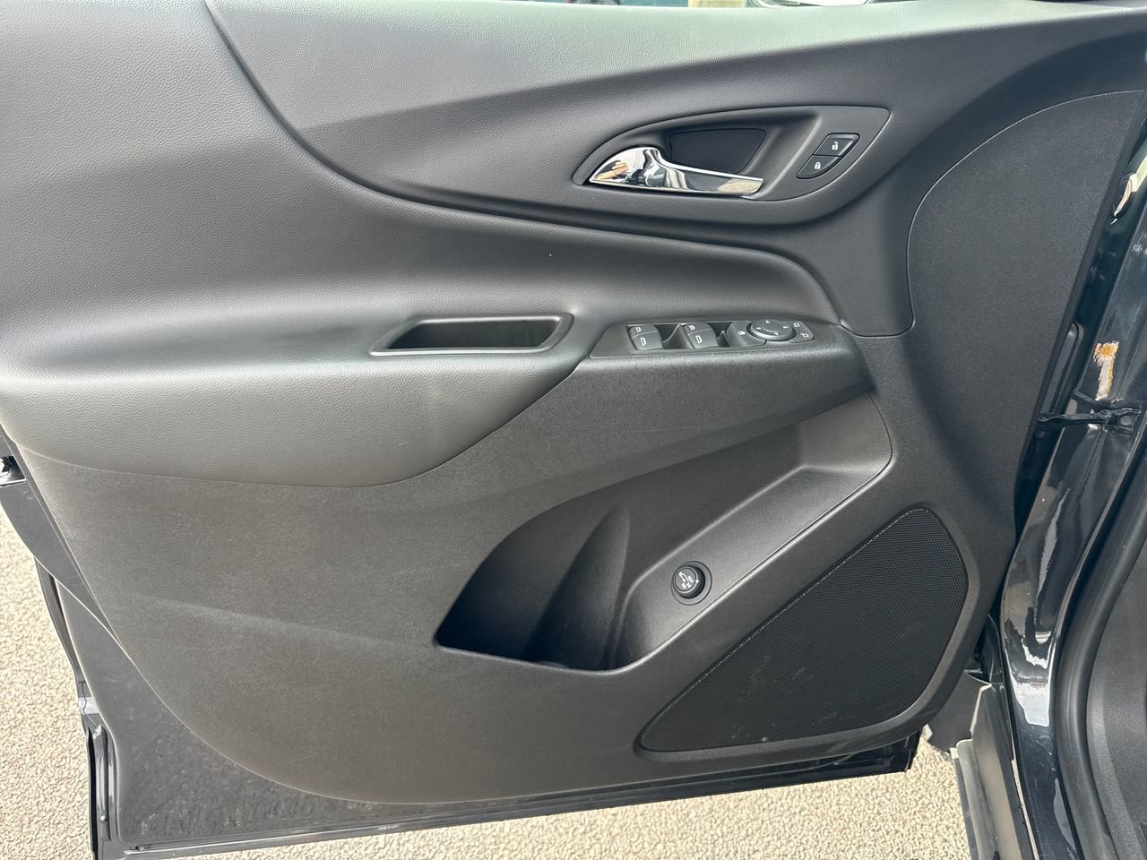 Used 2023 Chevrolet Equinox LT AWD/4WD image 15