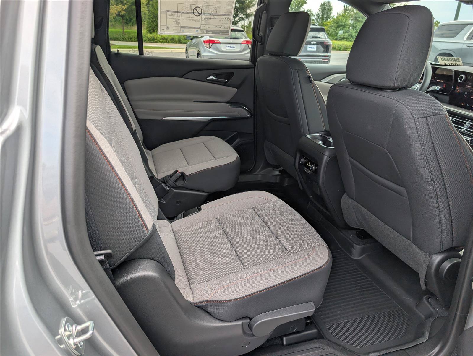 New 2027 Chevrolet Traverse LT w/ Driver Confidence Package AWD/4WD image 7