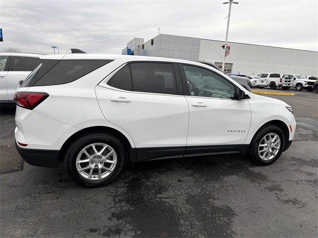Used 2023 Chevrolet Equinox LT w/ Driver Convenience Package image 3