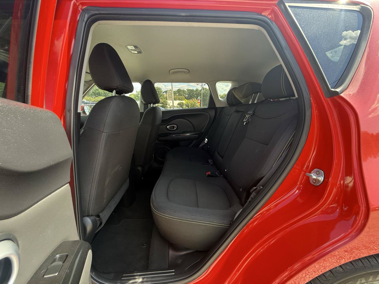 Used 2016 Kia Soul + w/ Audio Package FWD image 28
