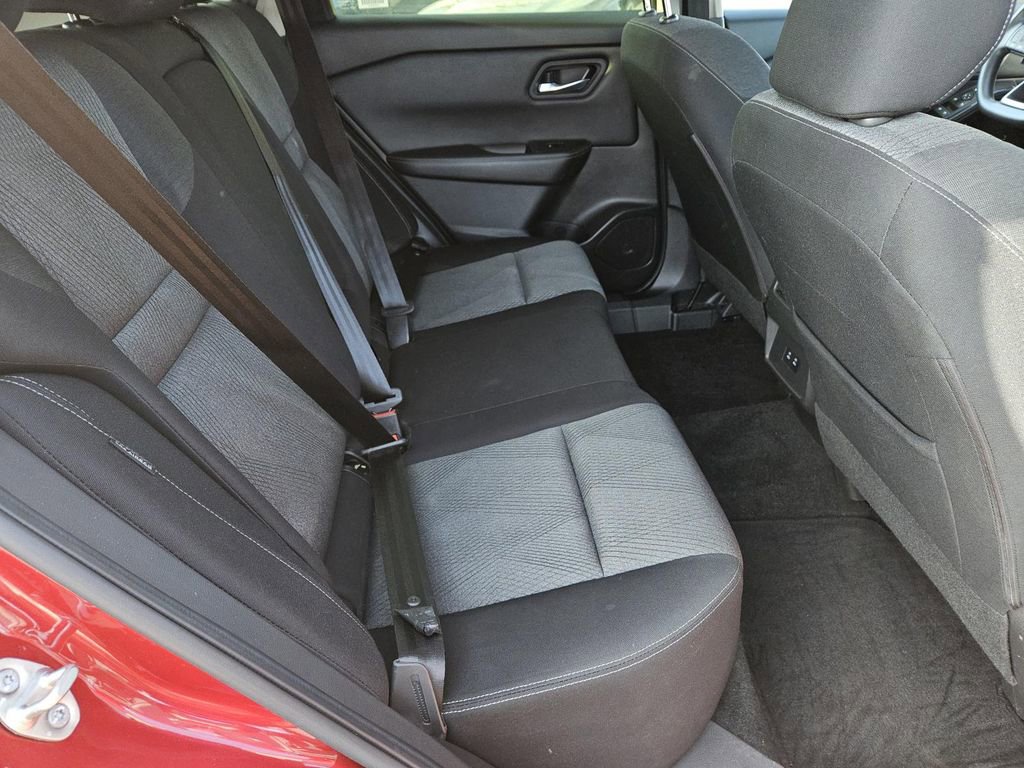 Used 2024 Nissan Rogue SV image 31