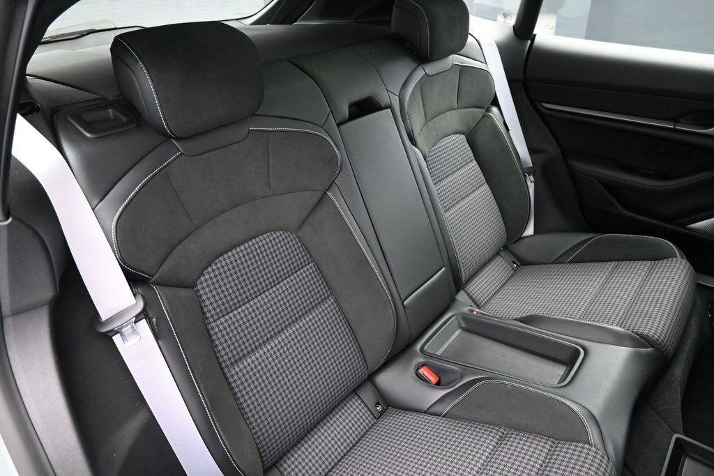 Certified 2025 Porsche Taycan 4S AWD/4WD image 27