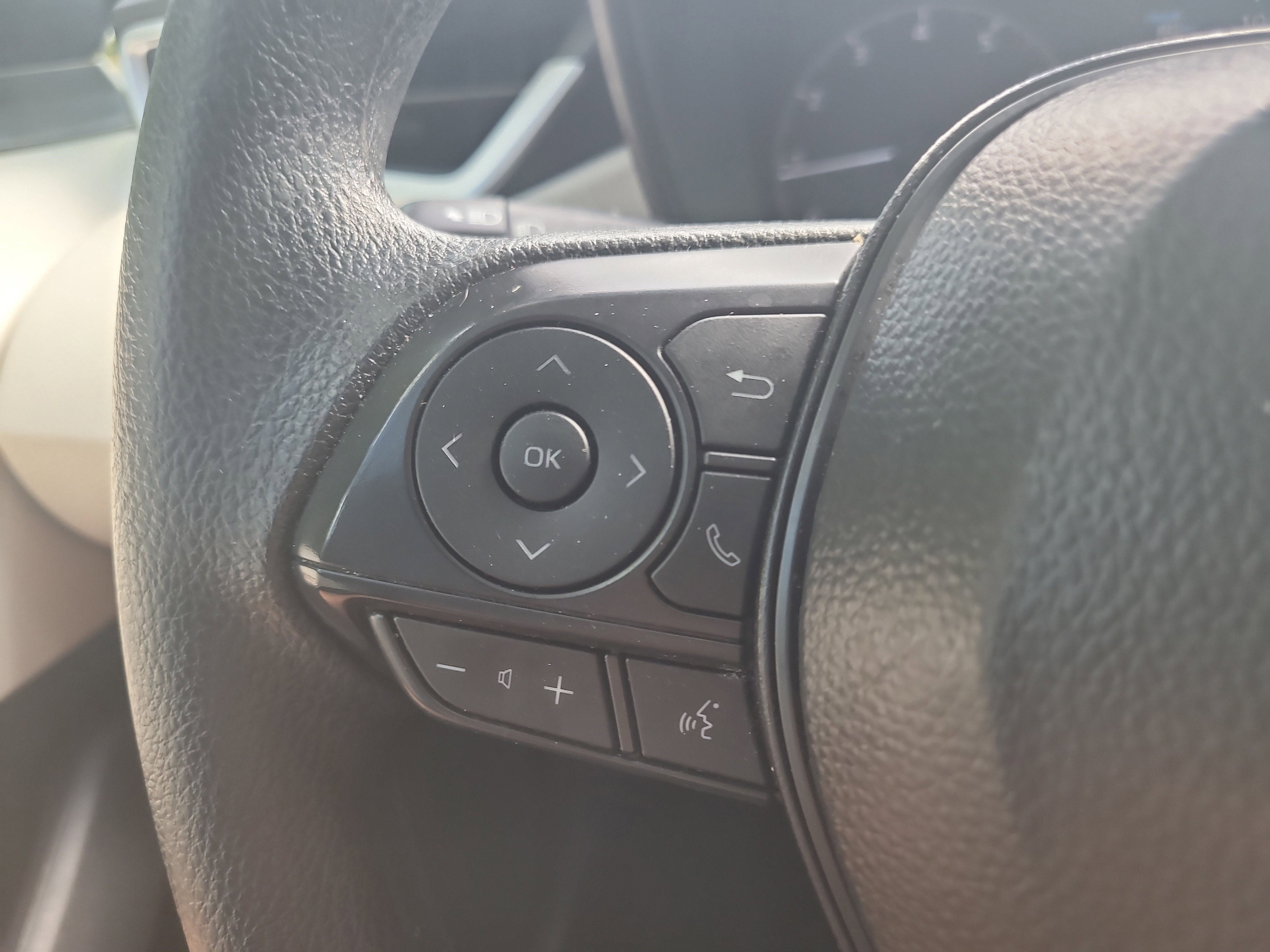 Certified 2025 Toyota Corolla LE w/ LE Premium Package image 28