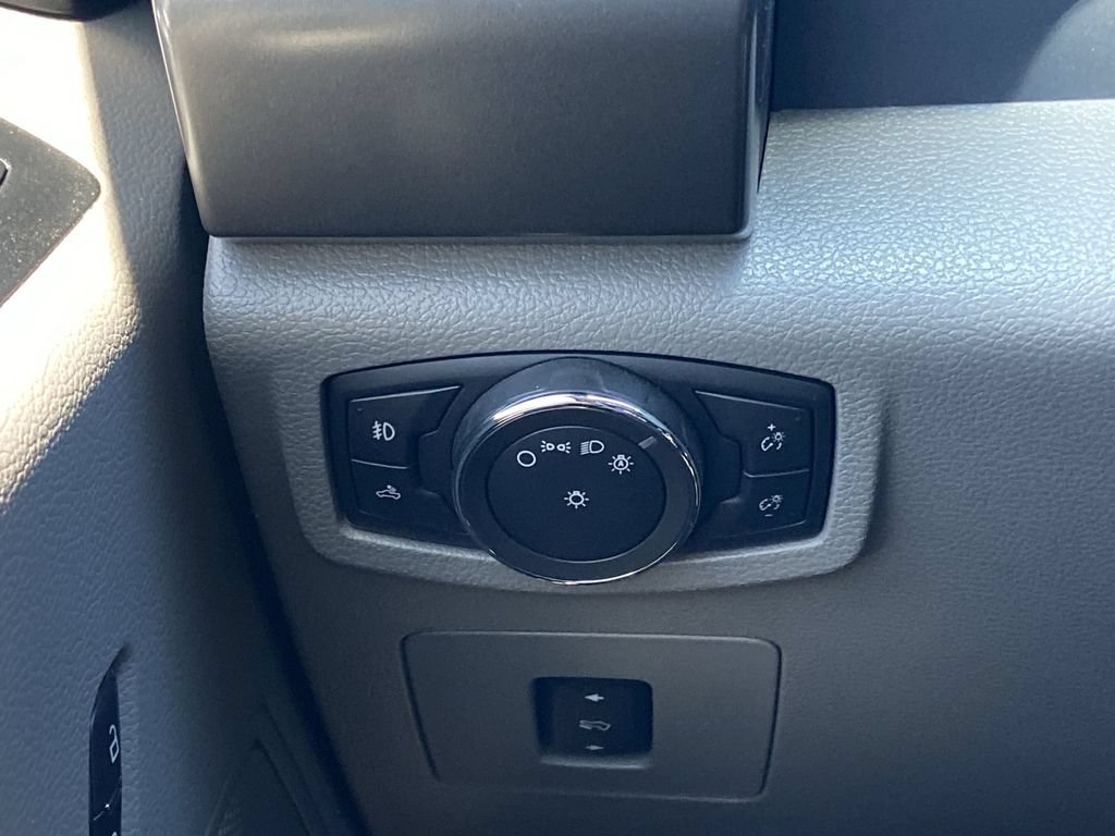 Used 2016 Ford F150 XLT w/ Equipment Group 302A Luxury AWD/4WD image 13