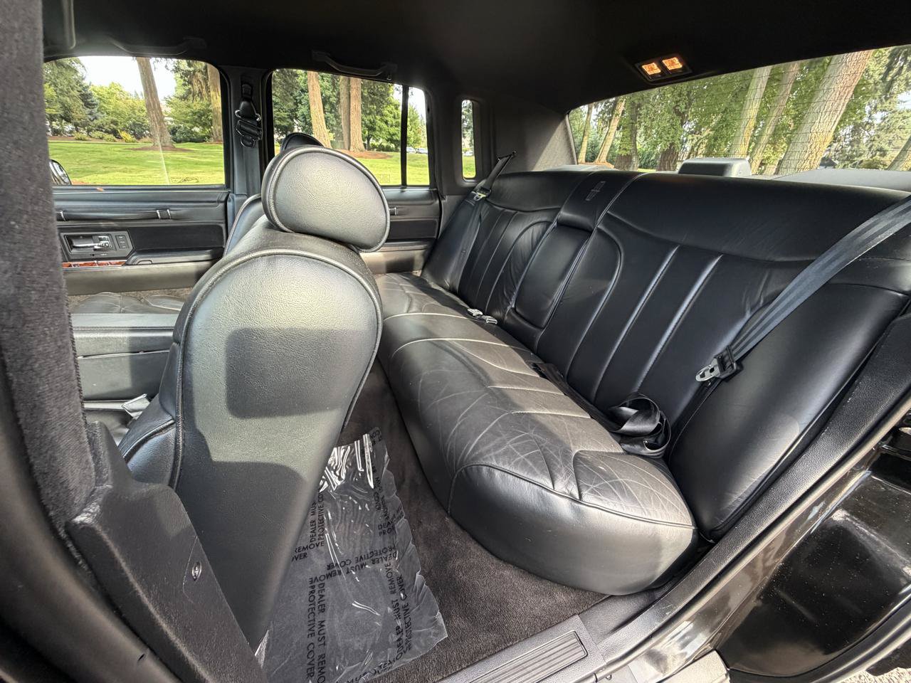 Used 1993 Lincoln Town Car Signature RWD image 31