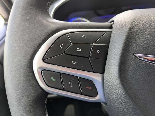 Used 2025 Chrysler Pacifica Select FWD image 21