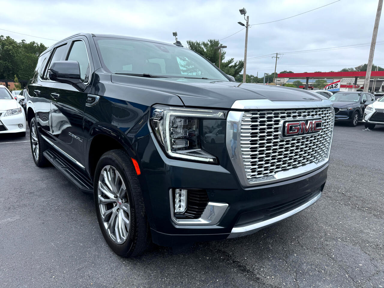 Used 2021 GMC Yukon Denali image 3