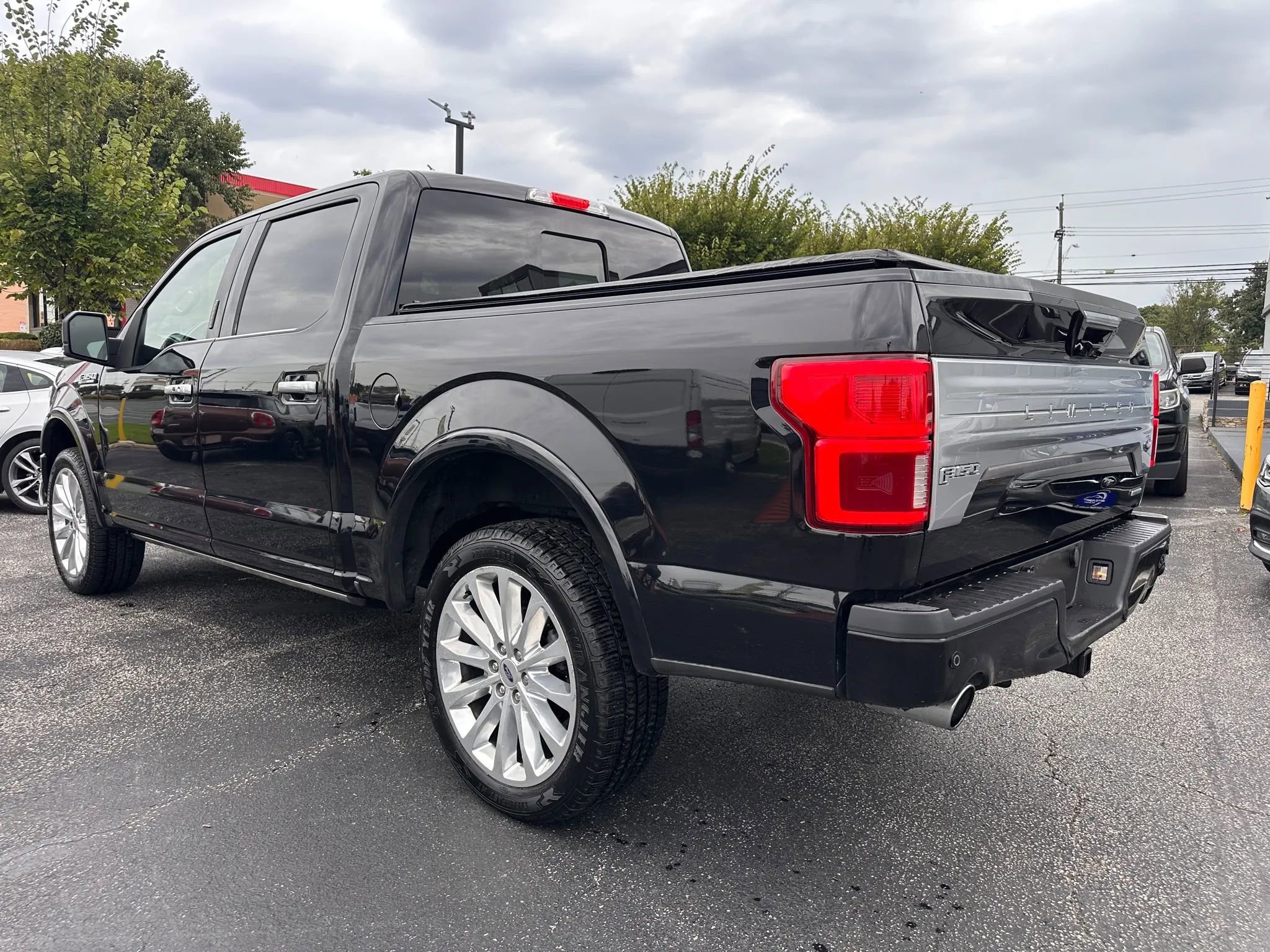 Used 2019 Ford F150 Limited w/ Trailer Tow Package image 8
