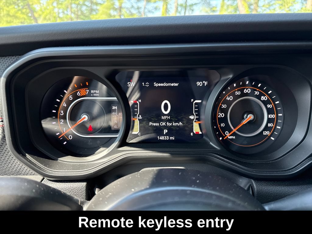 Used 2025 Jeep Wrangler Unlimited Rubicon AWD/4WD image 17