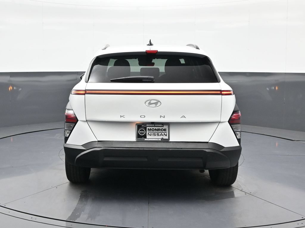 Used 2025 Hyundai Kona SEL FWD image 6