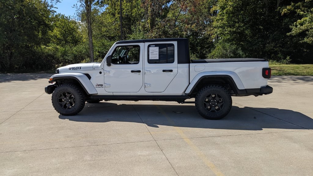 Used 2021 Jeep Gladiator Sport AWD/4WD image 6