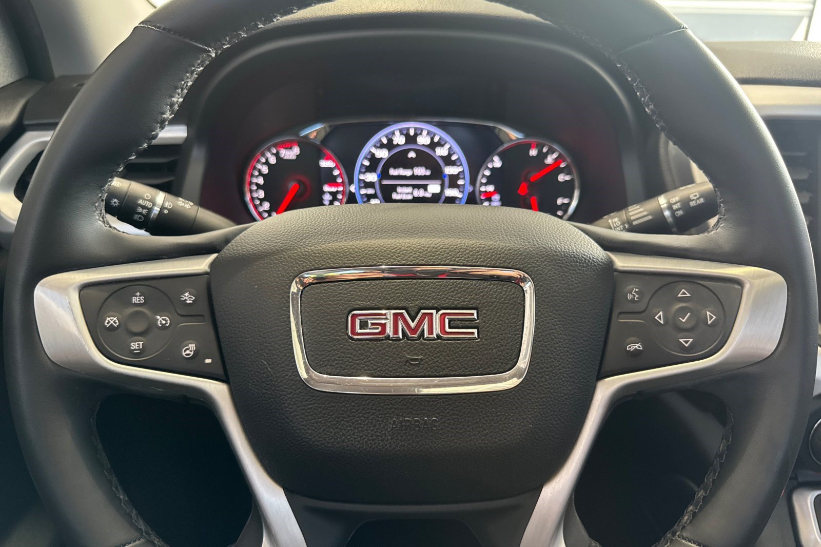 Used 2023 GMC Acadia SLT w/ Technology Package AWD/4WD image 30