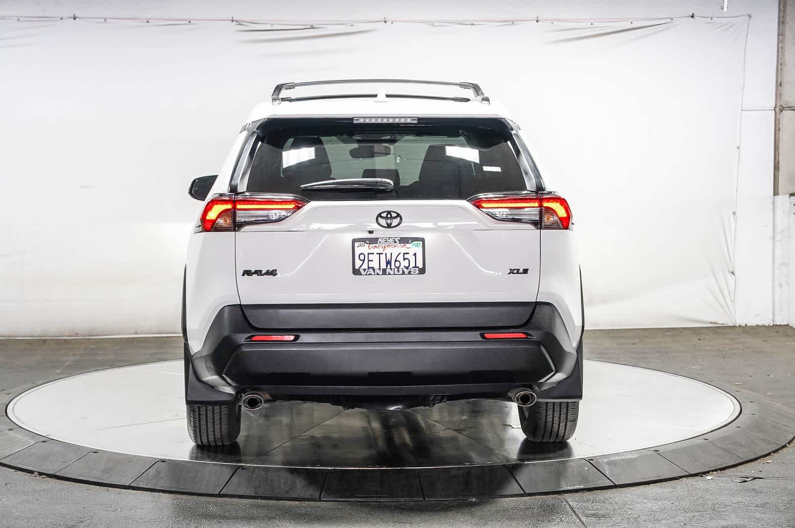 Certified 2023 Toyota RAV4 XLE w/ Convenience Package FWD image 4