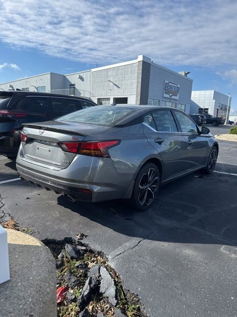 Certified 2023 Nissan Altima 2.5 SR w/ SR Premium Package AWD/4WD image 3