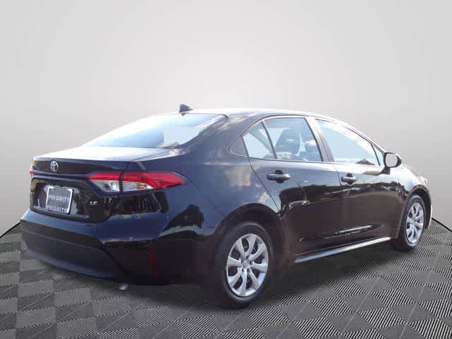 Used 2025 Toyota Corolla LE FWD image 3