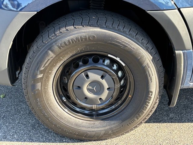 Used 2025 Mercedes-Benz Sprinter 2500 image 30