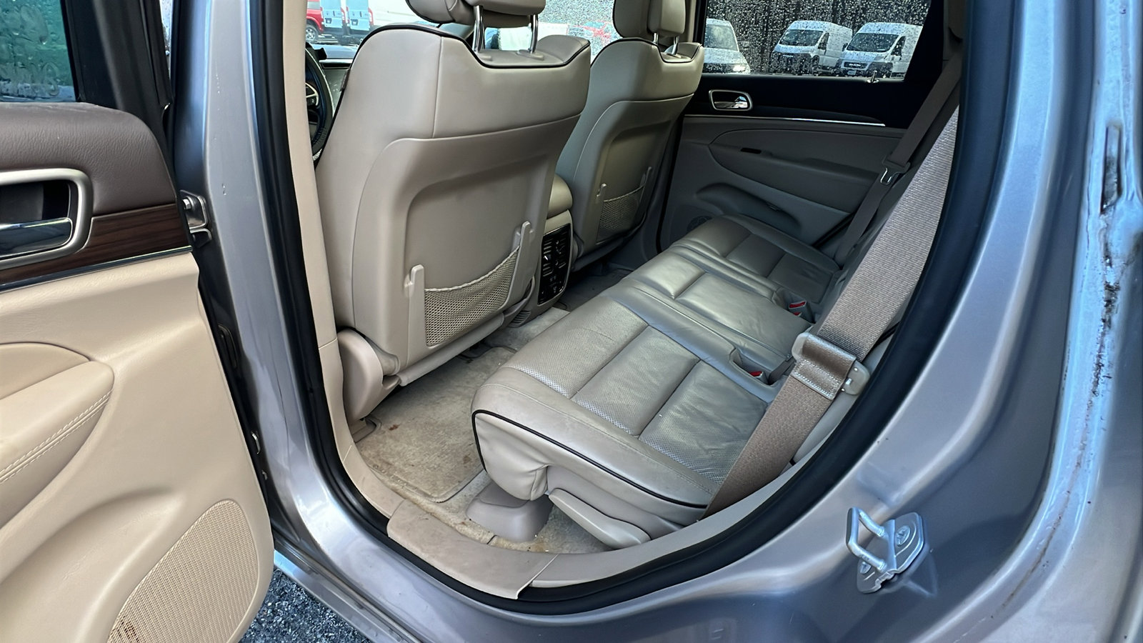 Used 2015 Jeep Grand Cherokee Overland w/ Advanced Technology Group image 23