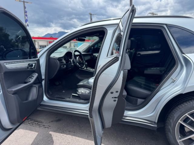Used 2024 Porsche Macan Turbo image 9