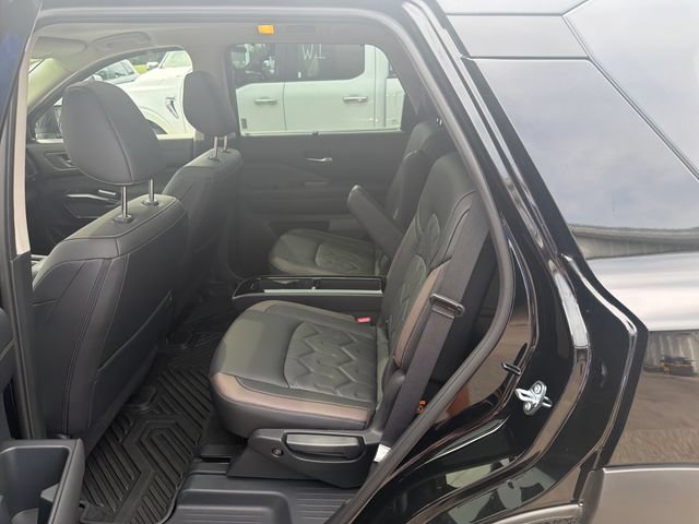 Certified 2026 Nissan Pathfinder Platinum AWD/4WD image 14